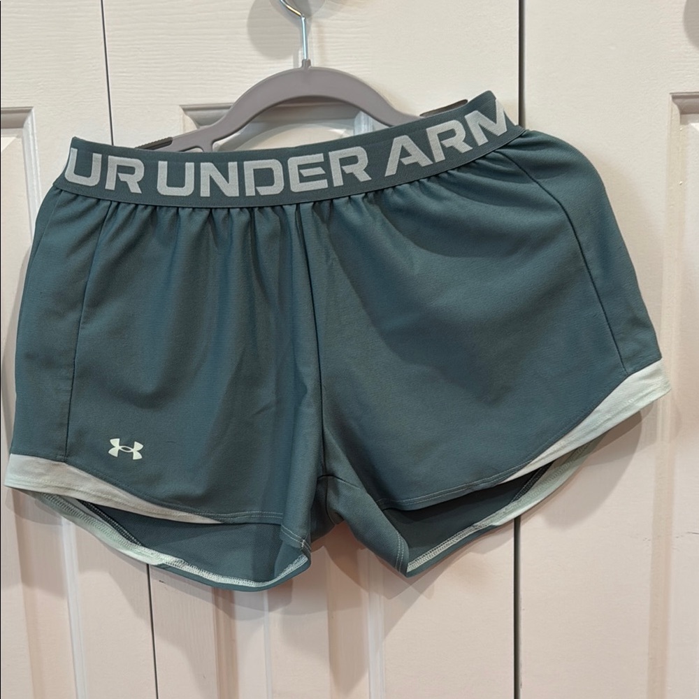 Under Armour women’s XS women’s play up shorts 2.0